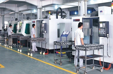 Công nhân vận hành máy 
